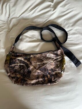 BAGGU Photo Forest Medium Crescent Bag